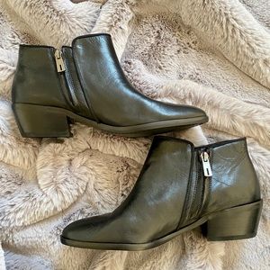 NWT Sam Edelman Petty Ankle Bootie